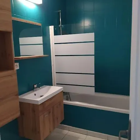 Bord De アパート ラ・トゥルバル